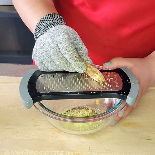 Microplane Mixing Bowl Fine Grater - Fruit & Vegetable Tool