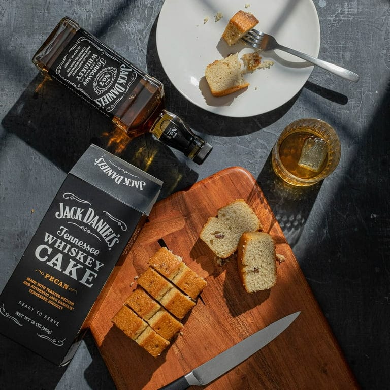 Jack Daniel's Bottle Cake - White Lights on Wednesday