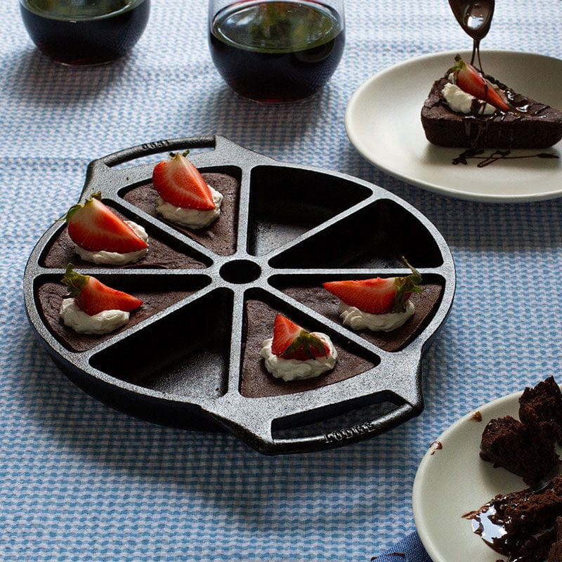 Lodge Lodge Seasoned Cast Iron Cornbread &amp; Scone Wedge Pan