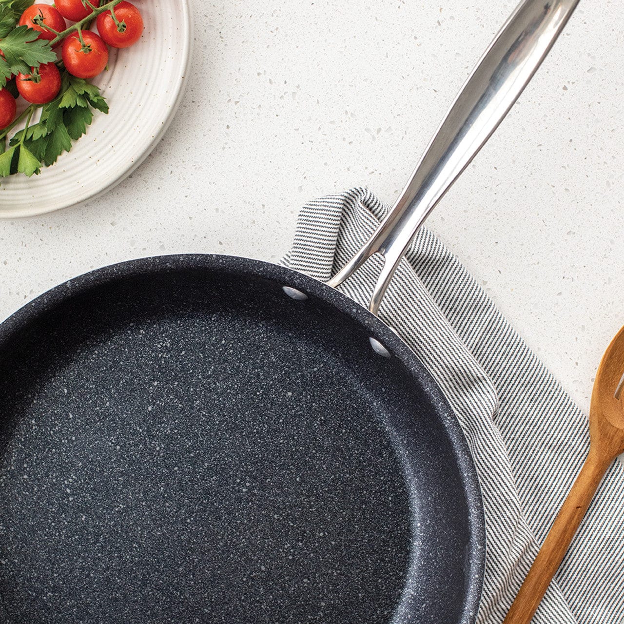 Eva Solo Sauté Pot 24 Cm Nordic Kitchen - Pentola In Acciaio Con Manico In Rovere - Adatta A Induzione - 2