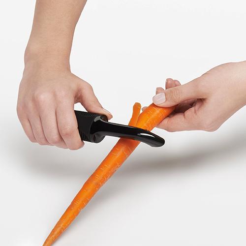 OXO Good Grips Swivel Peeler - Vegetable Gadgets