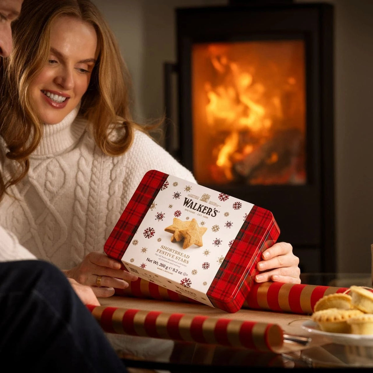 Walker's Festive Shortbread Stars Tin 9.2 oz - Cookies
