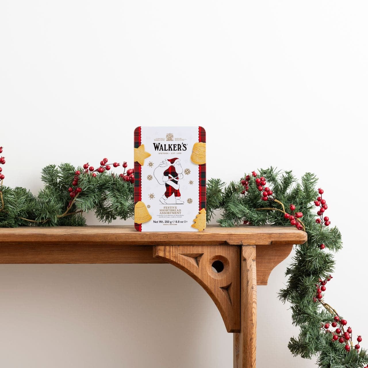 Southern Season Walkers Santa Tin 8.8 oz