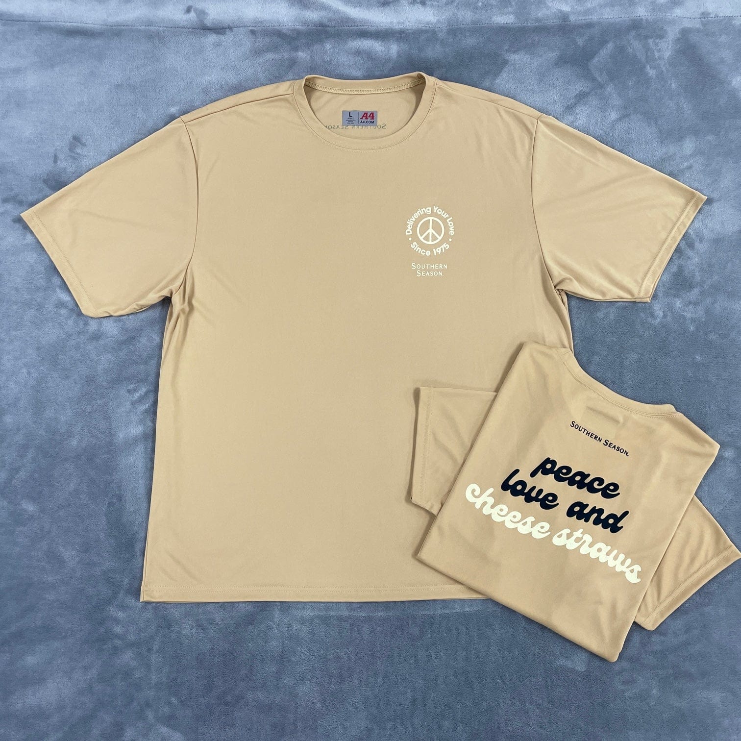 Decorative T-Shirt - Athleticwear - Delivering your Love - T-Shirt
